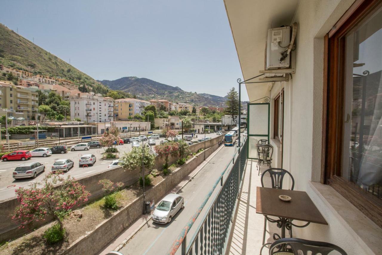 Mia guesthouse Cefalù Eksteriør billede